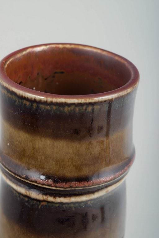 Olle Alberius for Rorstrand, Sweden. Tall, cylindrical stoneware vase in warm brown, amber, and - 3