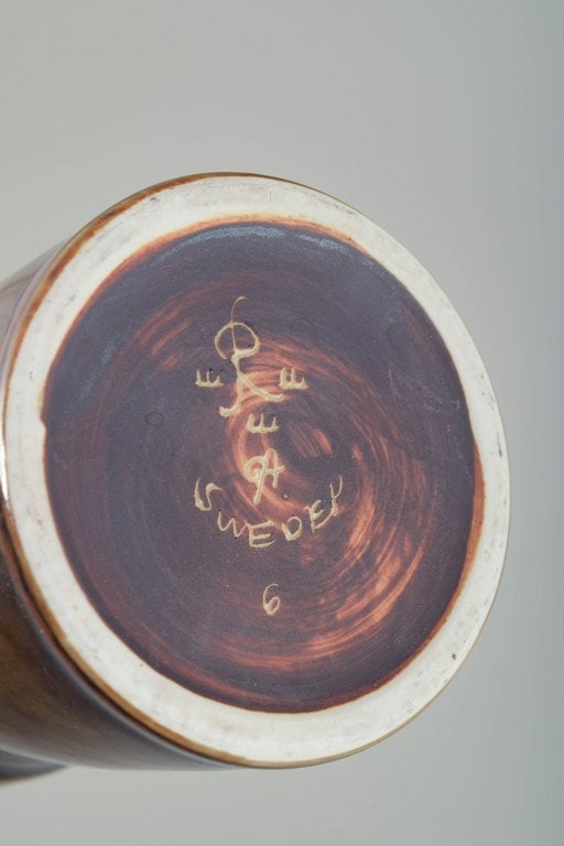 Olle Alberius for Rorstrand, Sweden. Tall, cylindrical stoneware vase in warm brown, amber, and - 4