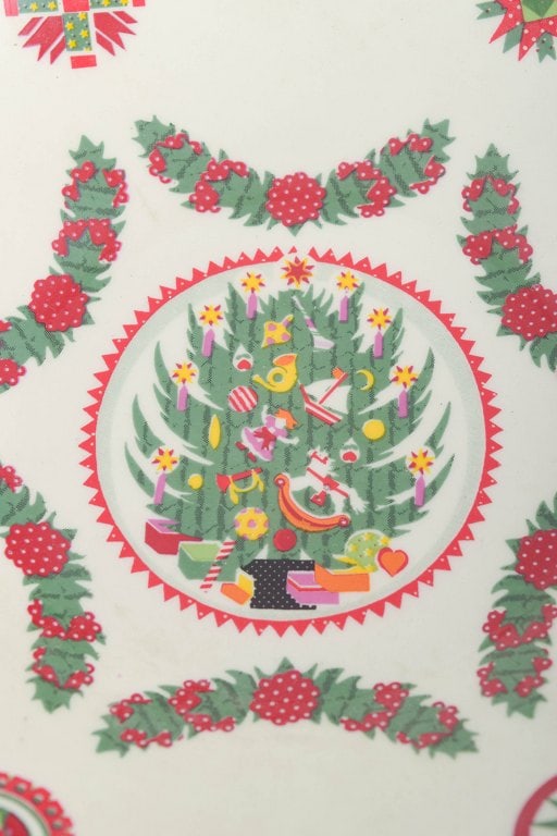 Susan Williams-Ellis for Portmeirion, United Kingdom. Large faience bowl with a colourful Christmas - 3