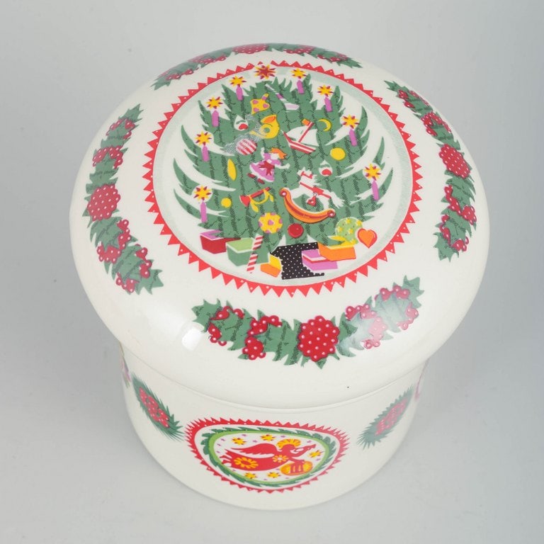 Susan Williams-Ellis for Portmeirion, United Kingdom. Faience lidded jar with a colourful Christmas - 2