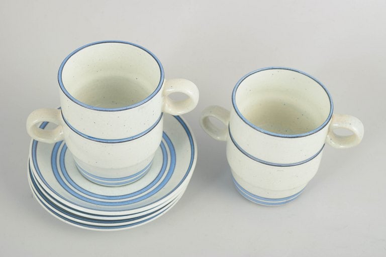 Stig Lindberg for Gustavsberg, Sweden. Set of four coffee cups with matching saucers in faience. - 2
