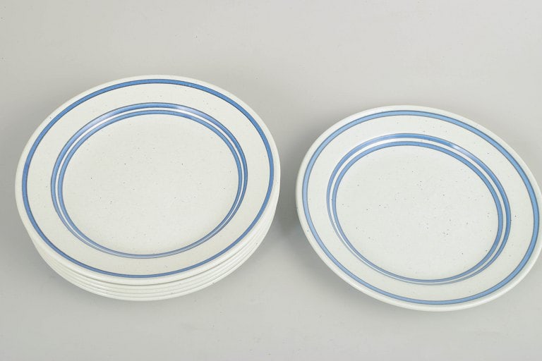 Stig Lindberg for Gustavsberg, Sweden. Six faience salad plates with circular form. Approx. 1970s. - 2