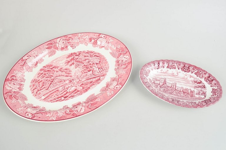 Olde Country and Wood & Sons, England. Set of two faience serving trays with landscape and - 2