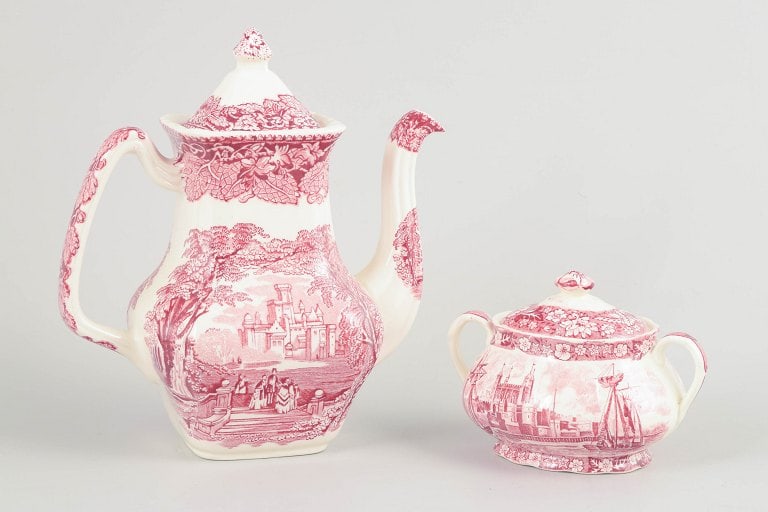 Mason's and Palissy, England. Set of faience coffee pot and sugar bowl with landscape and: Set of coffee pot and sugar bowl, Mason's and Palissy. Faience coffee pot and sugar bowl by Mason's and Palissy, decorated in red transferware with landscape and architectural motifs. Origin: England.
