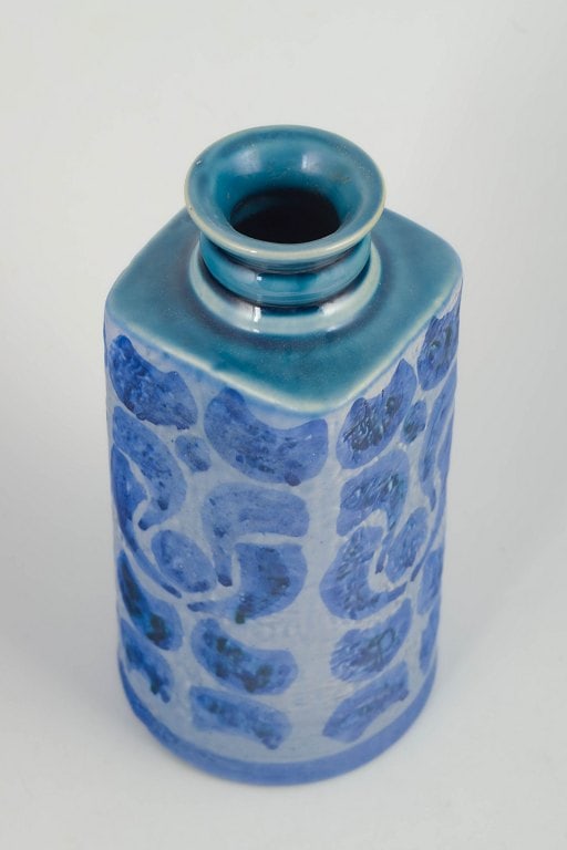Goran Andersson for Upsala Verkstad, Sweden. Cylindrical stoneware vase with a grey ground glaze. - 2