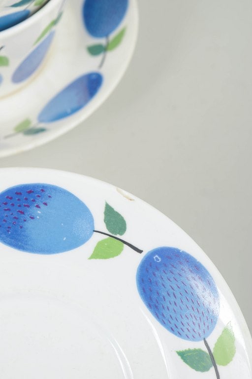 Stig Lindberg for Gustavsberg, Sweden. "Prunus" faience teacups with matching saucers in blue and - 4
