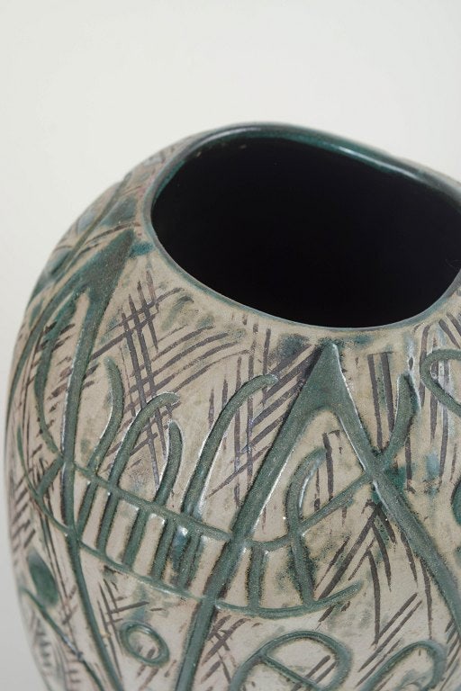 Mari Simmulson for Upsala Ekeby, Sweden. Stoneware vase with relief decoration in green and grey - 3