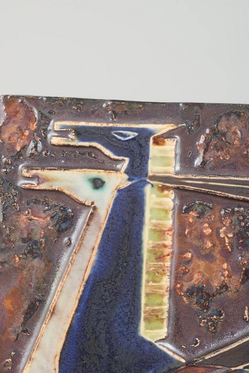 Schaffenacker, Germany. Ceramic wall plaque with a relief motif in brown, blue and white glaze - 2