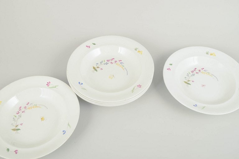 Stig Lindberg for Gustavsberg, Sweden. Set of six faience soup plates with floral decoration. - 2