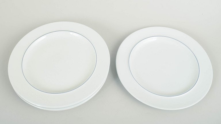 Grethe Meyer for Royal Copenhagen, Denmark. Set of five Blue Line faience lunch plates with blue - 2
