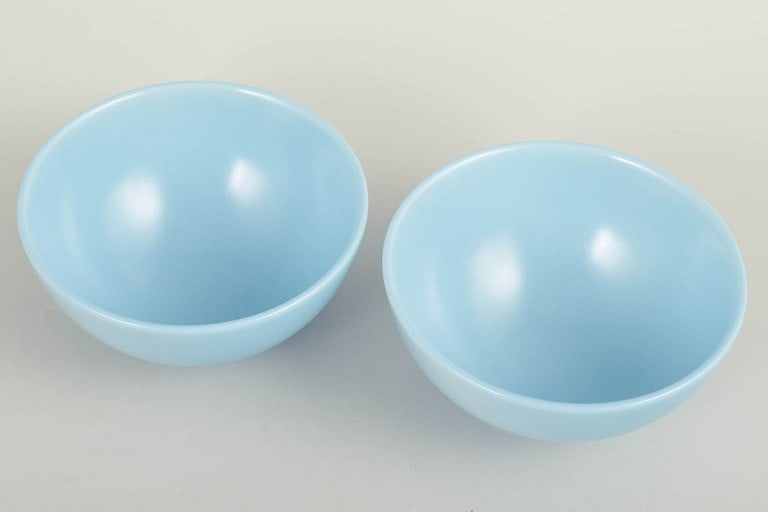 Hoganas Keramik, Sweden. Set of two stoneware bowls in turquoise glaze. Late 20th century. - 2