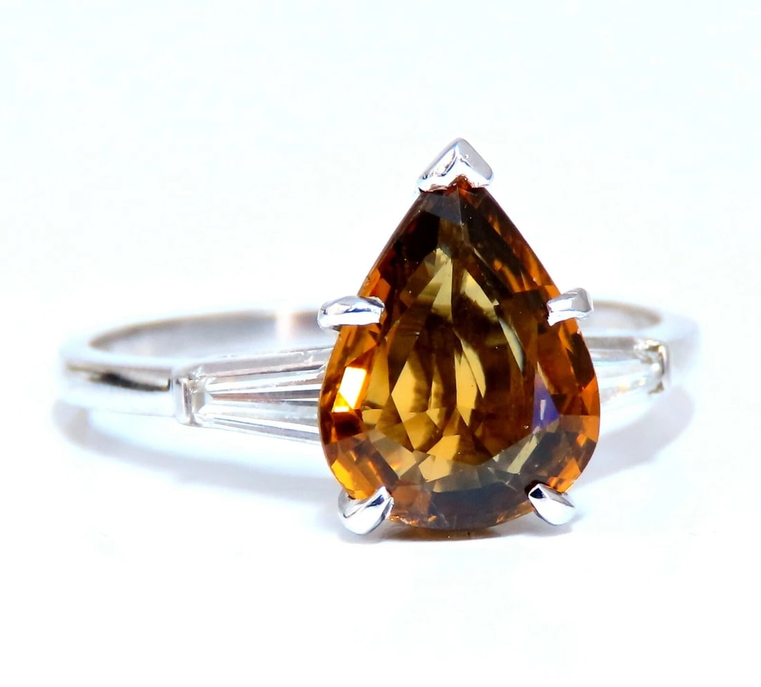 GIA Certified 2.36ct Natural Yellow Natural Sapphire Diamonds Ring Platinum *v: Title: GIA Certified 2.36ct Natural Yellow Natural Sapphire Diamonds Ring Platinum *v Description: Yellow Brown Orange Classic Sapphire ring. 2.36ct. Natural GIA Certified Sapphire Ring Report ID: 521
