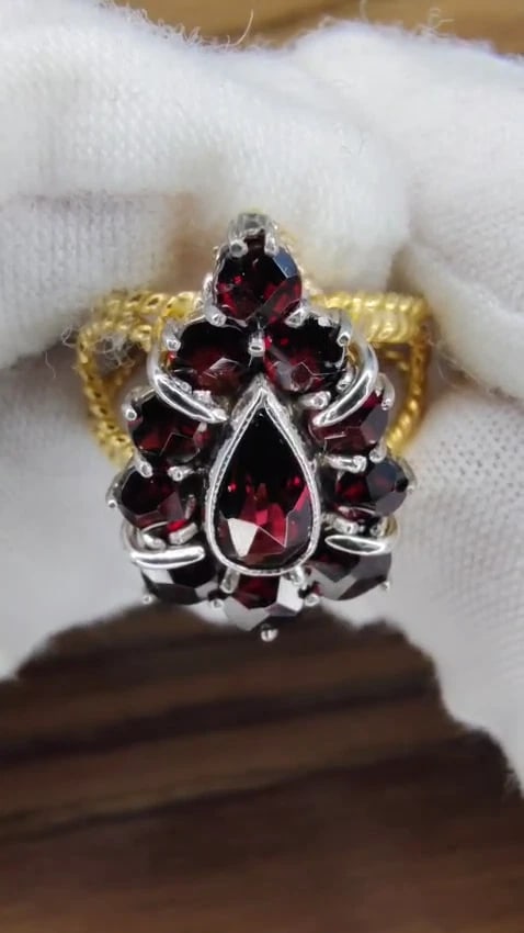 2ct. Natural pear shape and old mine garnets vintage ring 14kt *V - 3