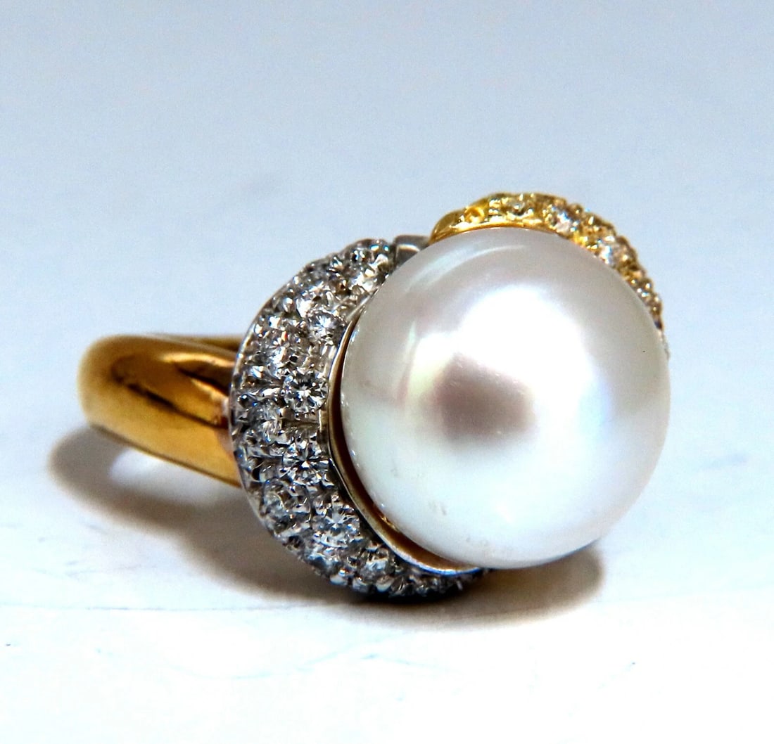 12.7mm Natural South Seas Pearl Diamonds Rings 18kt *v: Title: 12.7mm Natural South Seas Pearl Diamonds Rings 18kt *v Description: 12.7mm Natural South Seas White Pearl Ring Silver overtone .50ct Natural Round Diamonds 18kt. yellow gold 12.9 grams. Current