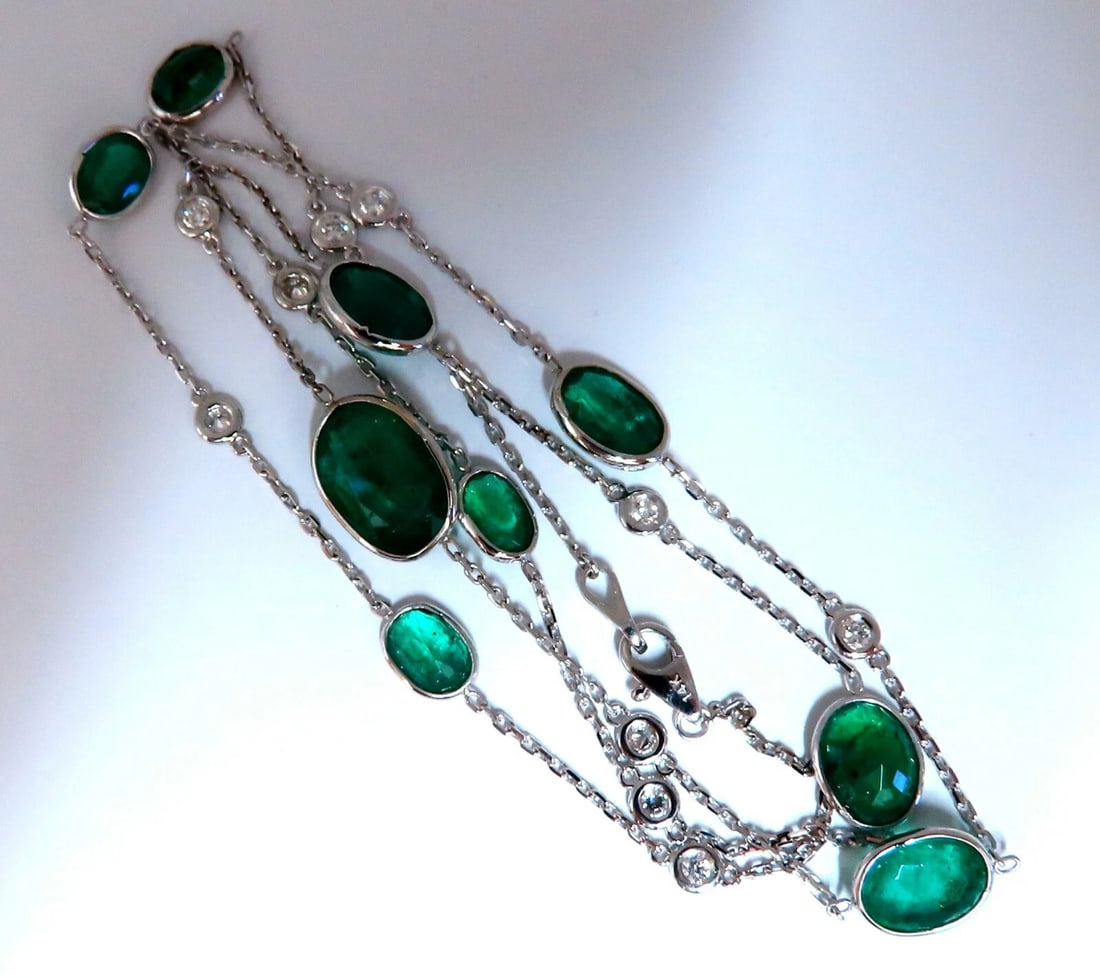 12.88ct. Natural Emeralds Diamonds Yard Necklace 14kt **: Title: 12.88ct. Natural Emeralds Diamonds Yard Necklace 14kt ** Description: ONLY MAGNIFICENT JEWELS Mod Yard Necklace 12.88cts of Natural Oval Emeralds Yard Station Necklace Clean Clarity & Transpare