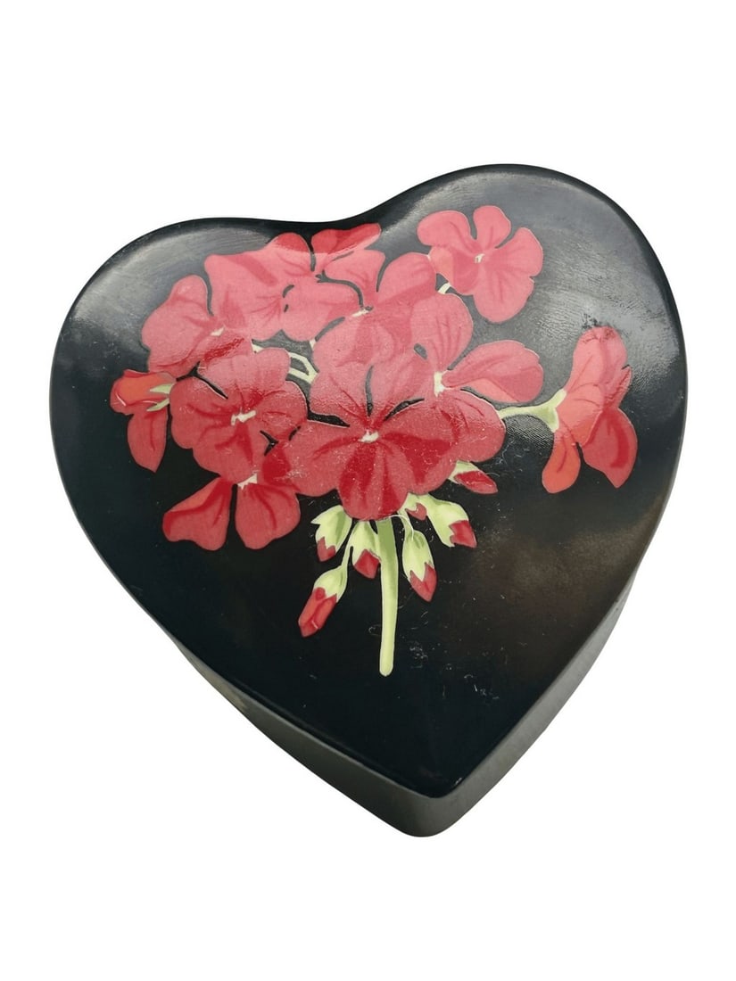 Tiffany & Co. "Mrs. Delany's Flowers" Heart-Shaped Trinket Box by Sybil Connolly: A charming heart-shaped trinket box from Tiffany & Co.'s "Mrs. Delany's Flowers" collection, designed by Sybil Connolly. This elegant porcelain box features a vibrant red floral motif on the lid, set