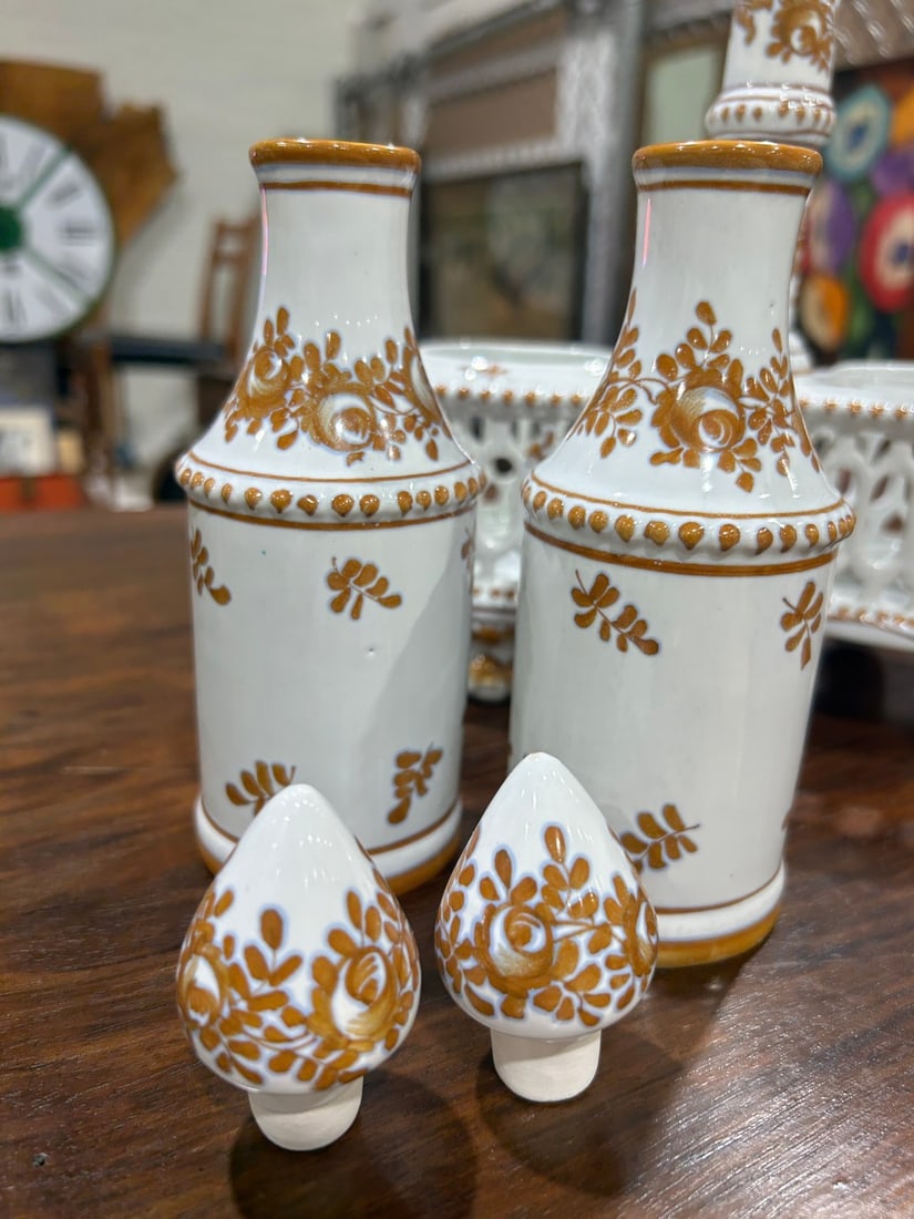 Italian Faience-Style Reticulated Centerpiece with Two Cruets - 3