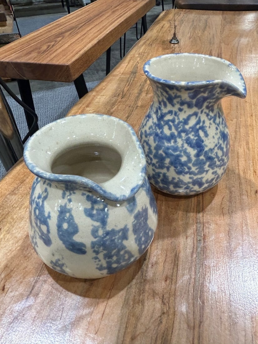 Pair of 1980s Vermont Studio Pottery Creamers - 2