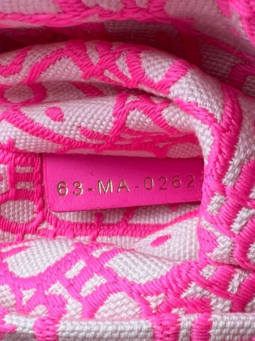 Christian Wicker Oblique Fluorescent Pink Medium Lady Bag - 8
