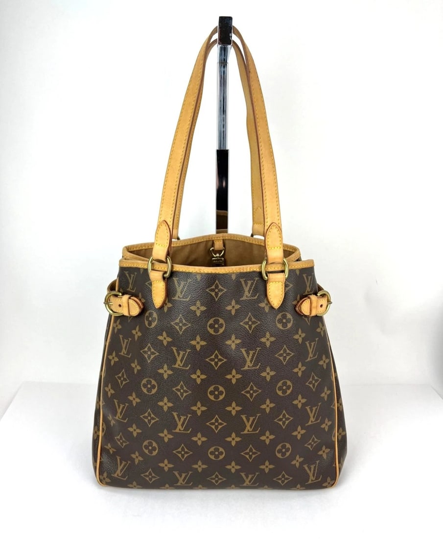 Louis Vuitton Batignolles Vertical Monogram Vintage Shoulder Bag: Title: Louis Vuitton Batignolles Vertical Monogram Vintage Shoulder Bag Description: Pre-Owned 100% Authentic Louis Vuitton Batignolles Vertical Monogram Vintage Shoulder Bag RATING: B...Very Good, we