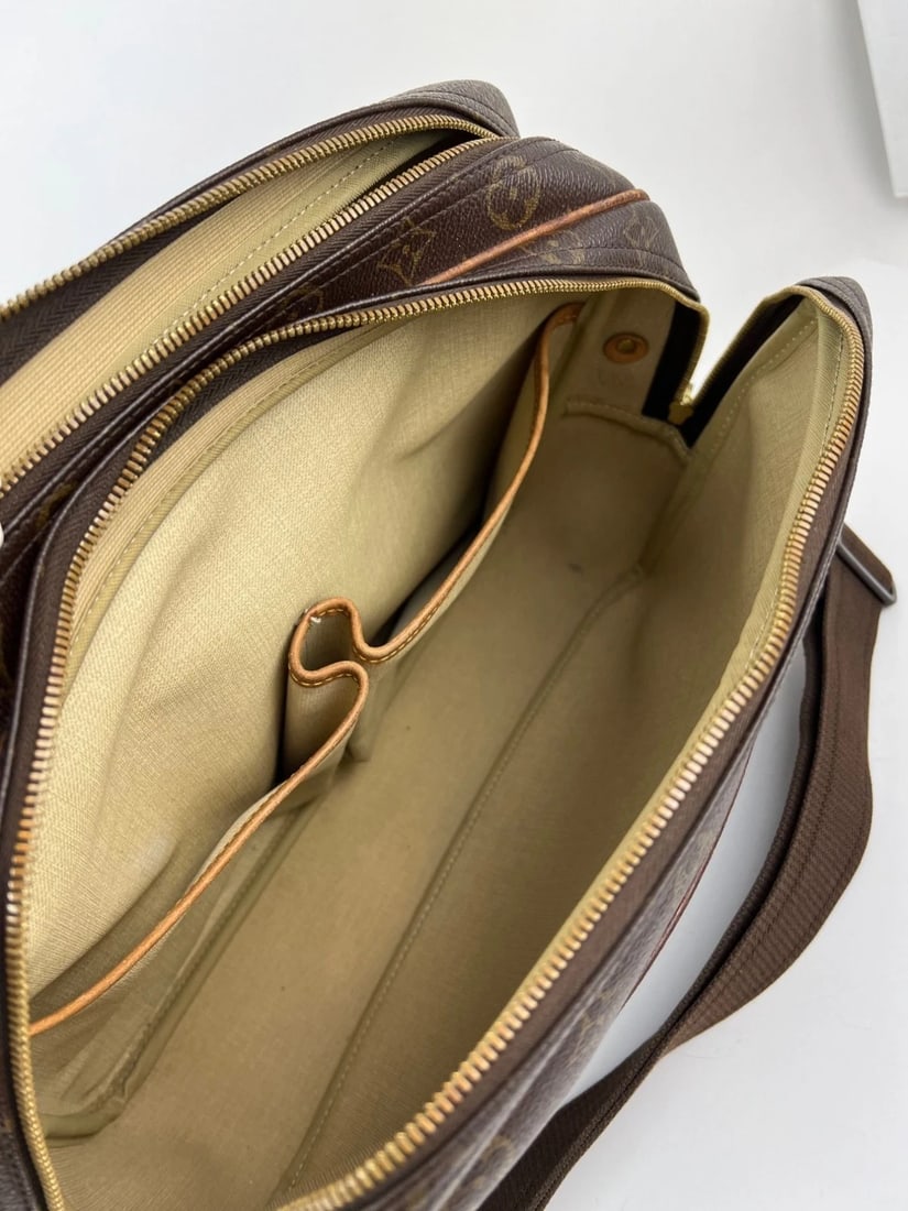 Louis Vuitton Reporter GM Monogram Crossbody Travel Bag - 10