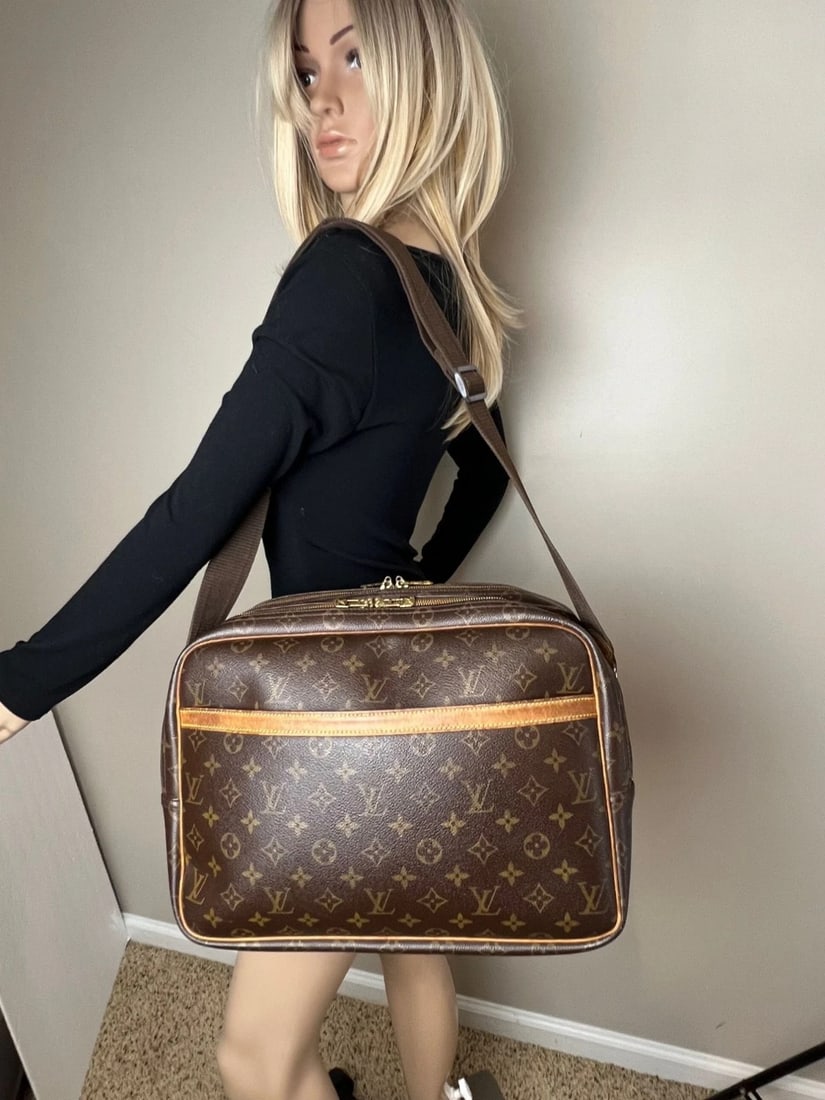 Louis Vuitton Reporter GM Monogram Crossbody Travel Bag - 13