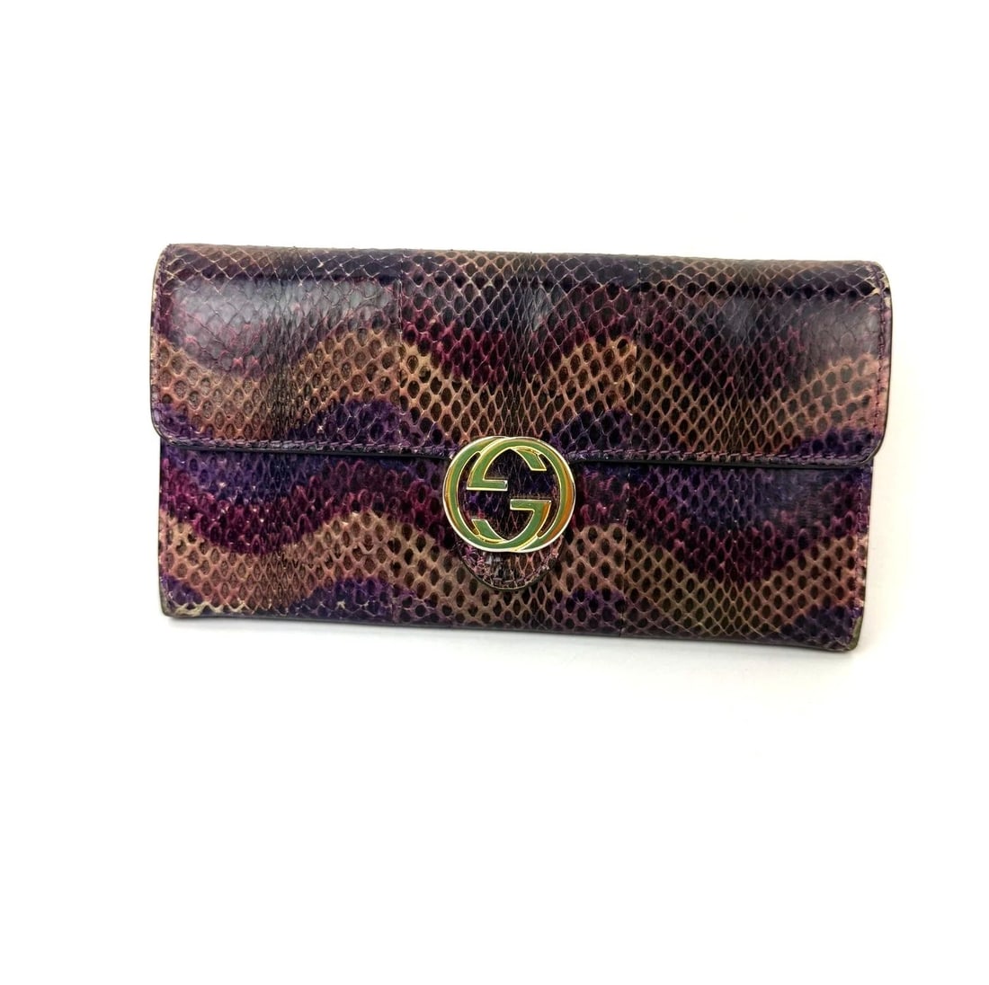 Gucci Snakeskin Leather Long Wallet: Title: Gucci Snakeskin Leather Long Wallet Description: Pre-Owned 100% Authentic Gucci Snakeskin Leather Long Wallet RATING :B-... Good, shows some signs of use MEASUREMENTS: H 4'' x L 7.5'' x W 1''