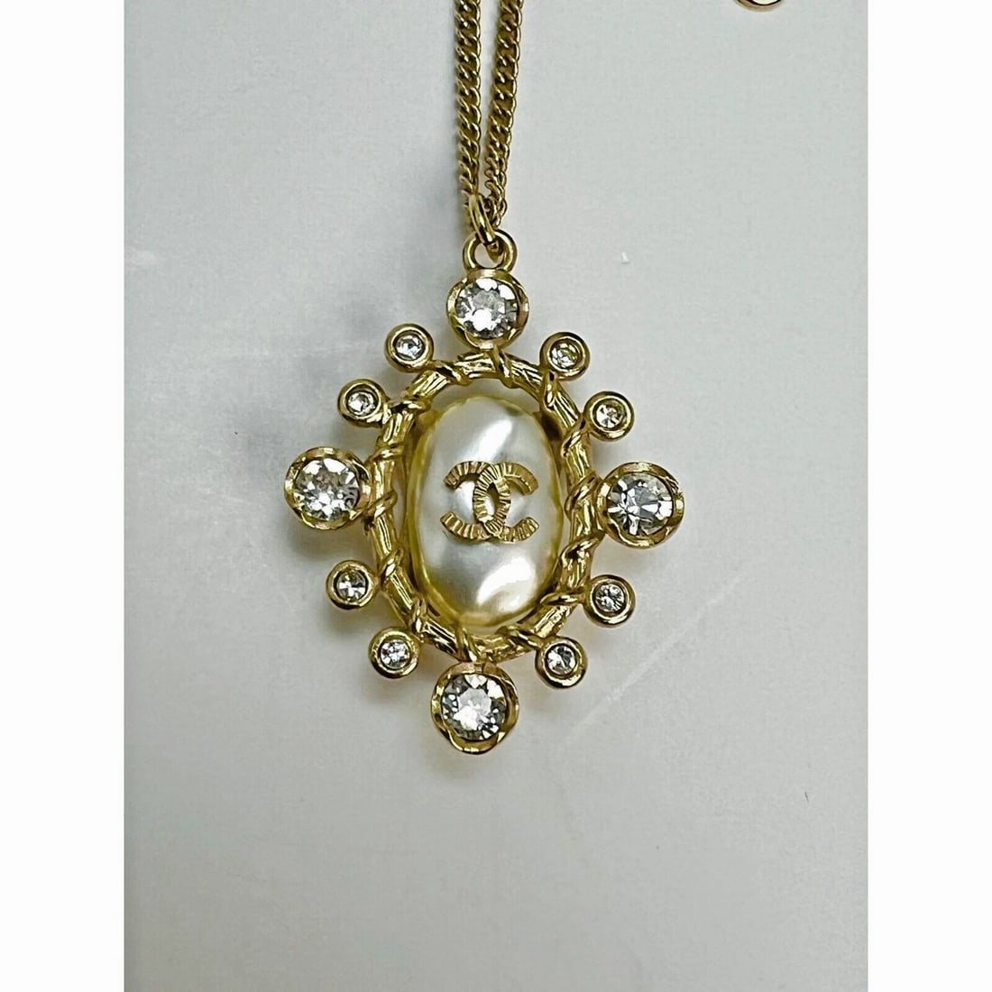 Chanel Crystal CC Necklace Gold Pearly Fashion Jewelry (1 of 10)