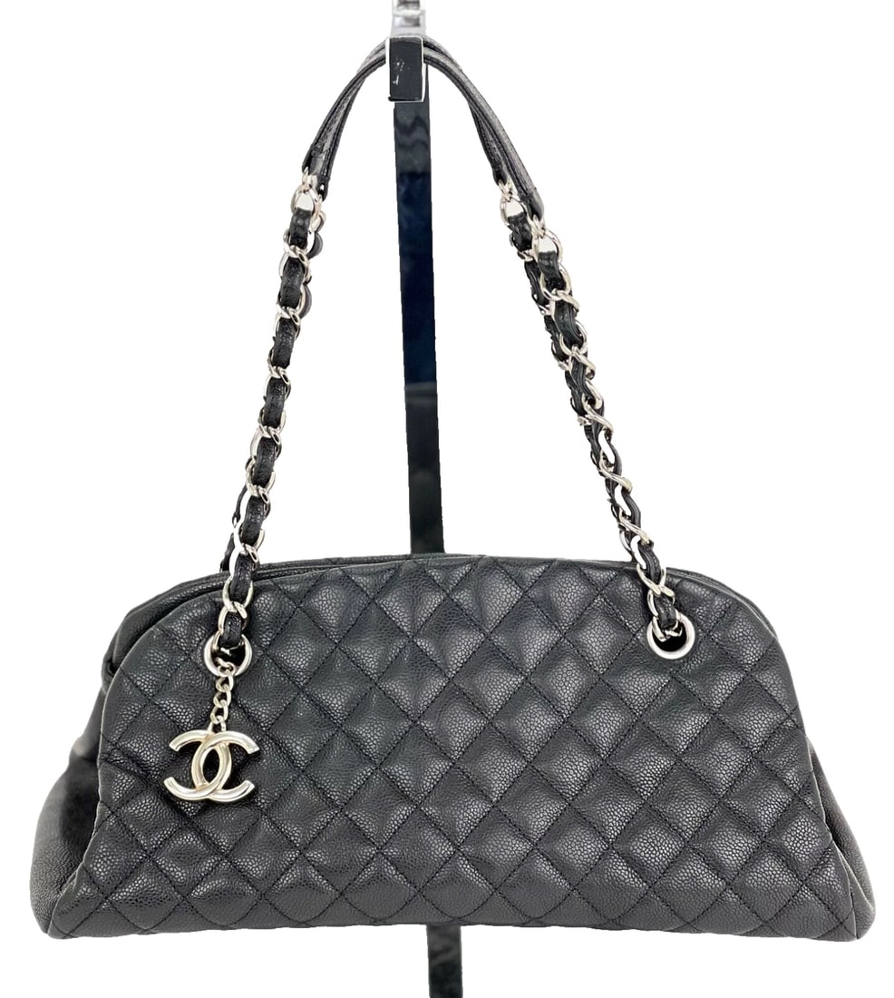 CHANEL Just Mademoiselle Quilted Caviar Black Leather Bowling Shoulder Bag: Title: CHANEL Just Mademoiselle Quilted Caviar Black Leather Bowling Shoulder Bag Description: Pre-Owned 100% Authentic CHANEL Just Mademoiselle Quilted Caviar Medium Bowling Bag RATING: B...Very Good