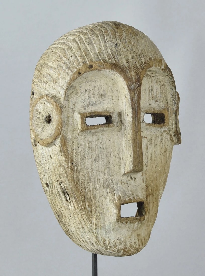 Probably METOKO Mask with Lega & Nyanga influence Congo African Tribal Art 1799: Title: Probably METOKO Mask with Lega & Nyanga influence Congo African Tribal Art 1799 Description: CONGO DRC Beautiful & Powerful Visibly Old Mask Probably Metoko (Mituku) Very interesting mask, with