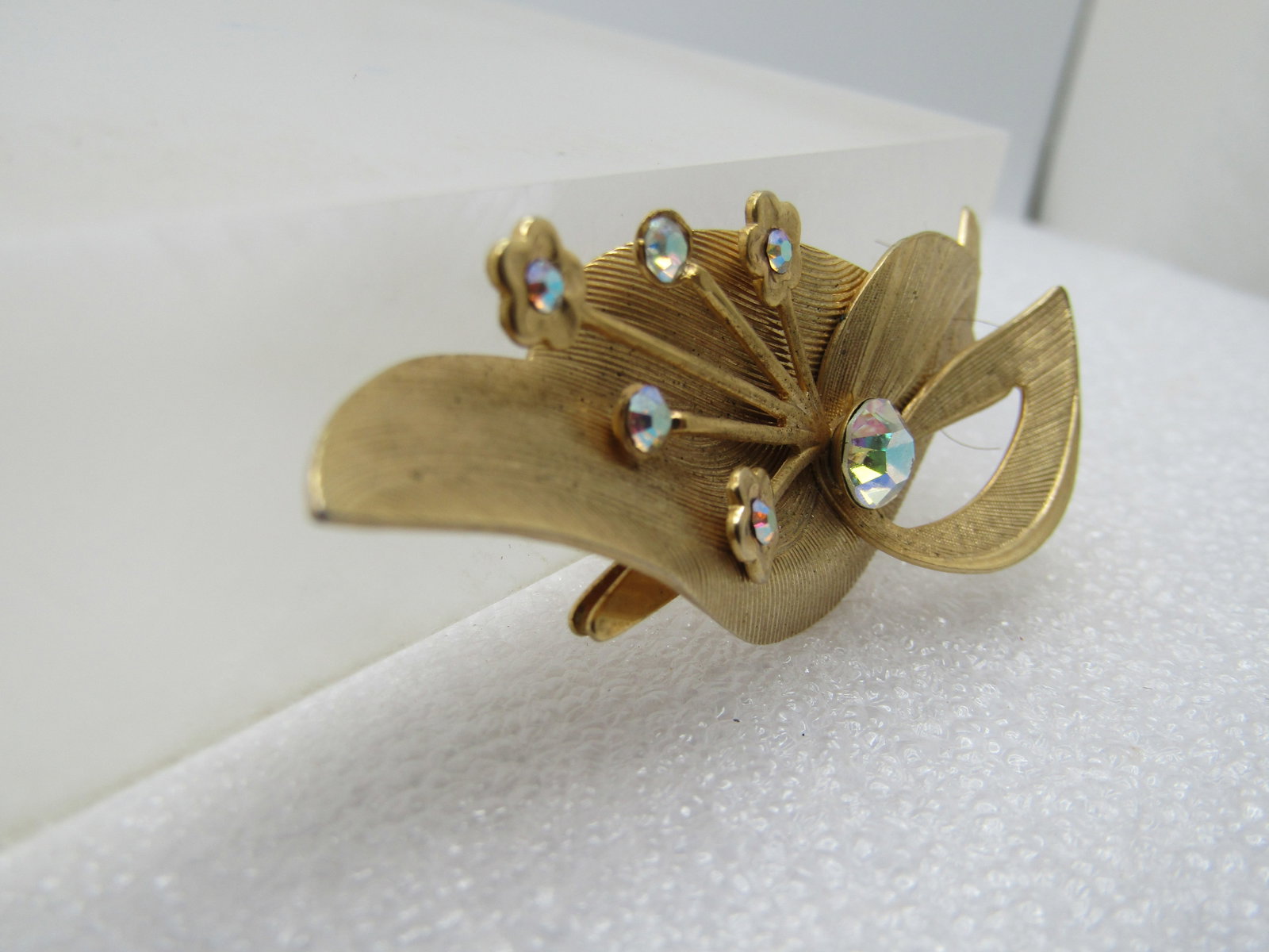 Vintage Rinestone Leaf Hair Clip, Aurora Borealis, 1950's-1960's - 3