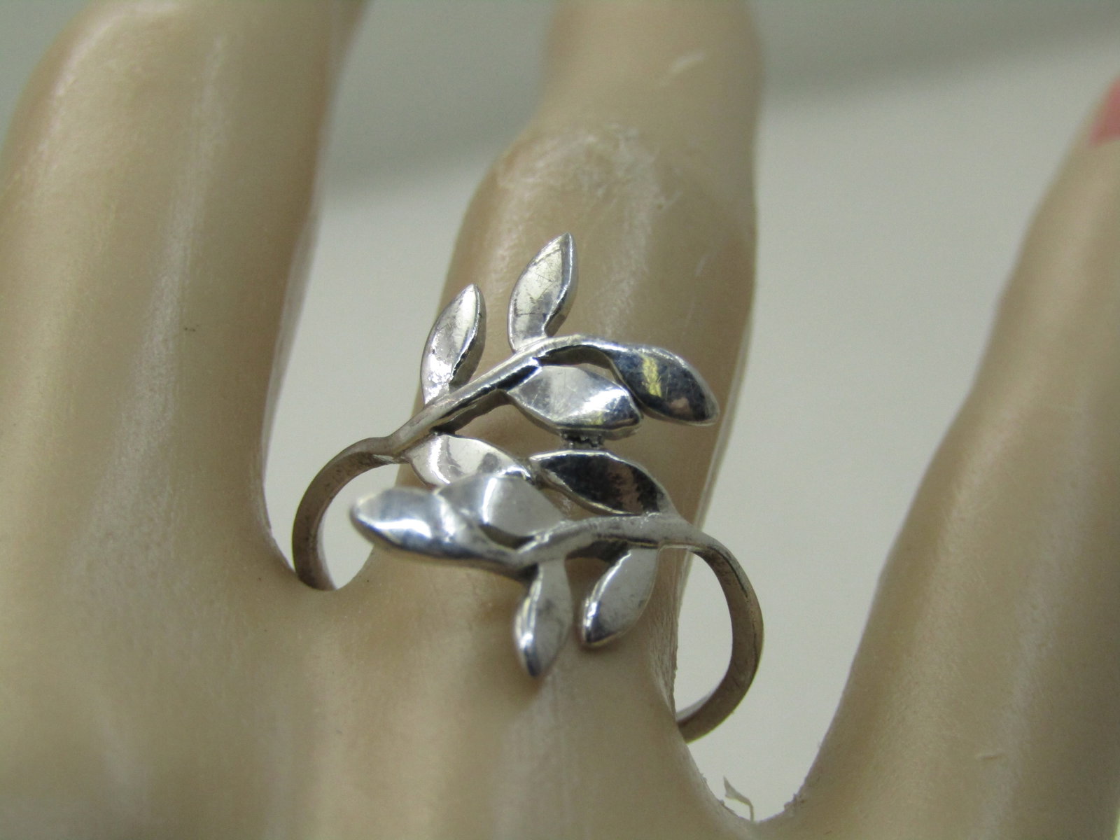 Sterling Silver Bypass Leaf Vine Ring, Sz. 7.5, 2.23 gr. - 6
