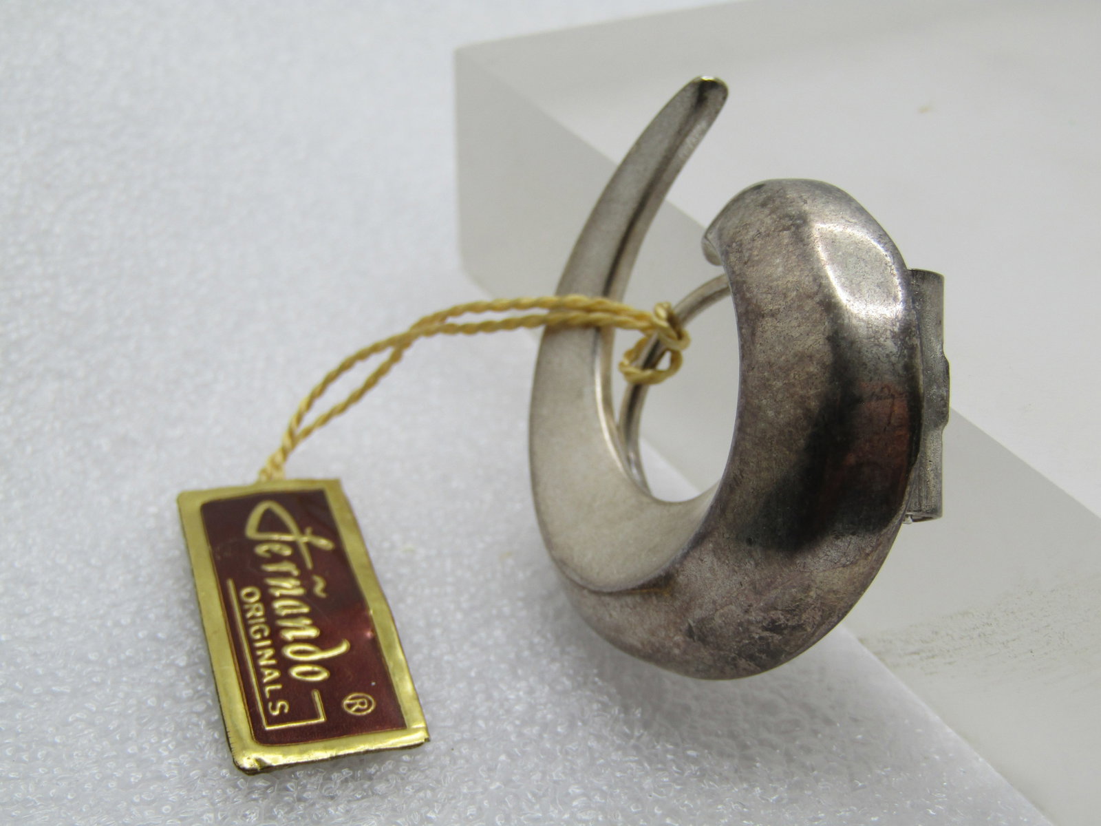 Vintage Curved/Ridged Scarf Clip, 1980's, Signed PEP - 2
