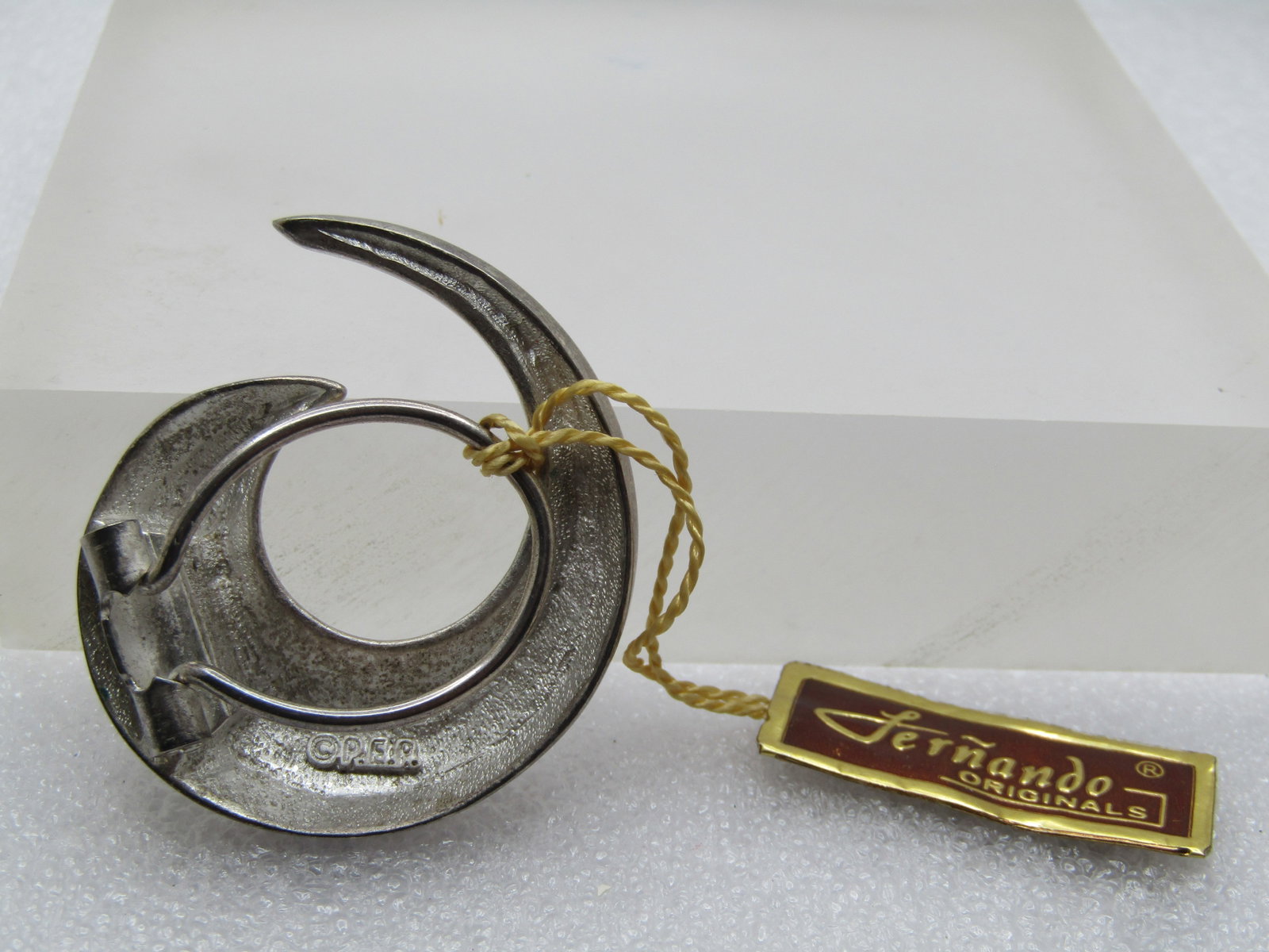 Vintage Curved/Ridged Scarf Clip, 1980's, Signed PEP - 4