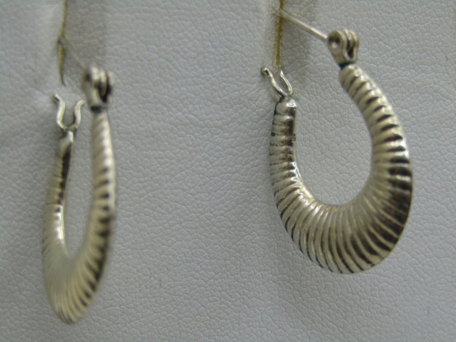 Vintage Sterling Silver Hoop Pierced Earrings, Shrimp Ridged. 1", 3.47 Gr. - 3