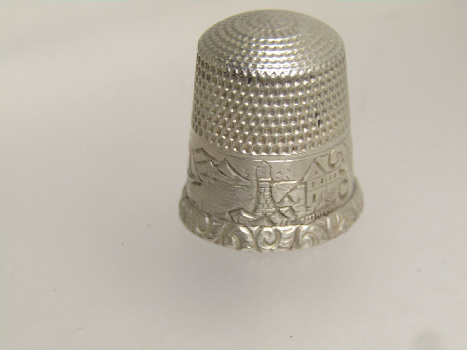 Vintage to Antique Sterling Silver Thimble, Engraved Scene, Sz. 7, 1810-1920's Signed. - 2