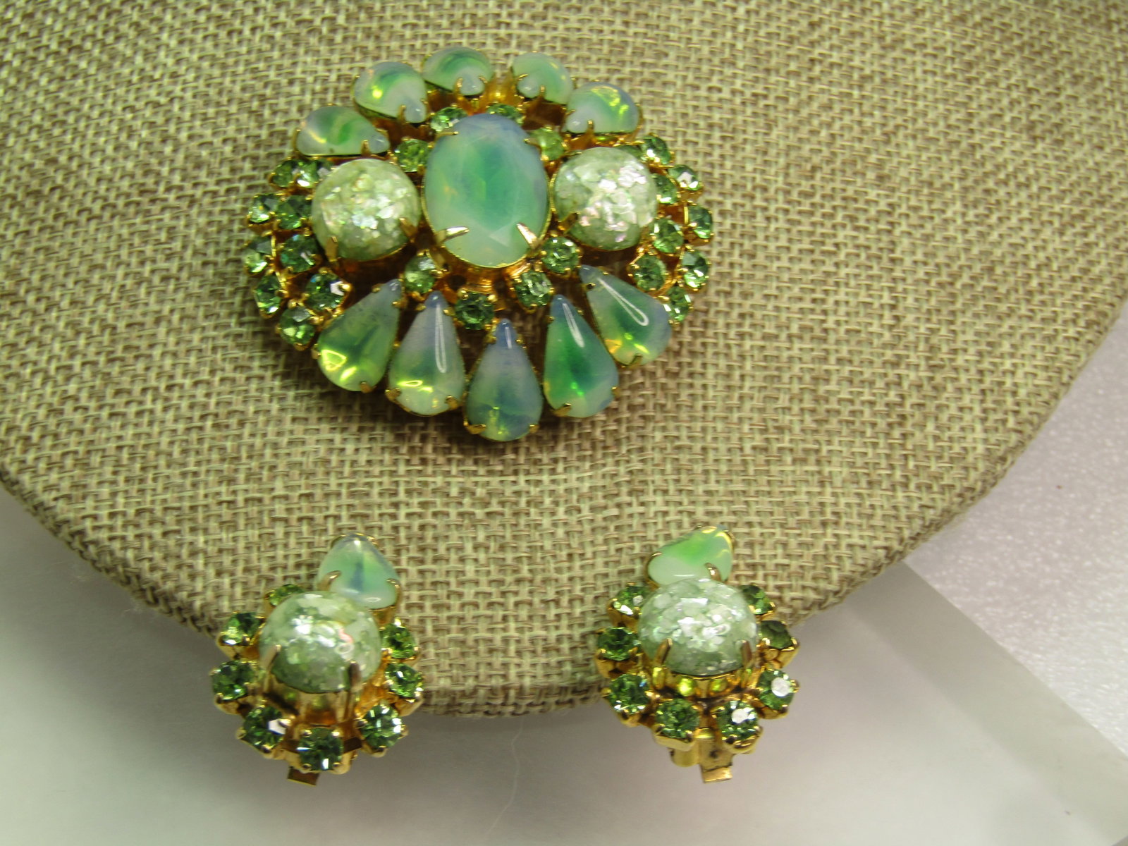 Vintage Green Rhinestone Givre Opalescent Brooch & Earrings Set, Juliana Style, Mid-Century - 2