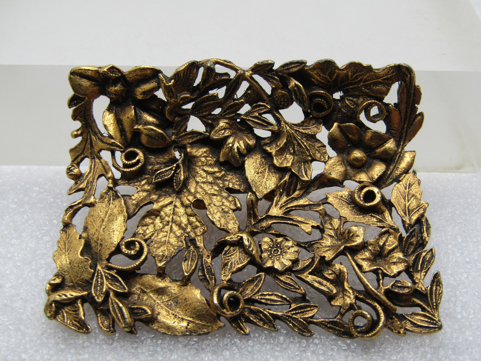 Vintage Floral & Leaf Shoe Buckle, Rectangular, Single Buckle, Signed MUSI, 1950's-1970's: Title: Vintage Floral & Leaf Shoe Buckle, Rectangular, Single Buckle, Signed MUSI, 1950's-1970's Description: Vintage Floral & Leaf Shoe Buckle, Rectangular, Single Buckle, Signed MUSI. Gold tone and 