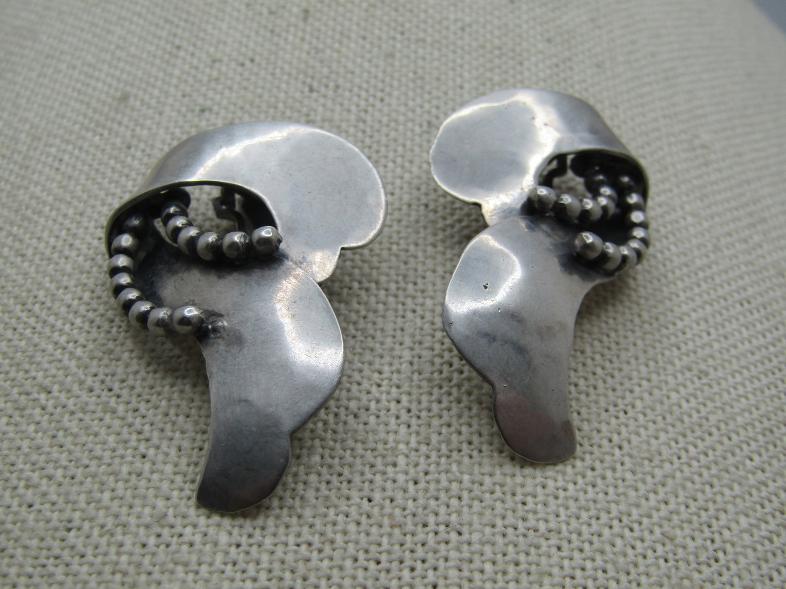 Vintage Sterling Modernist Hammered Earrings, Clip, Beaded Accents, 1960's-1970's - 2