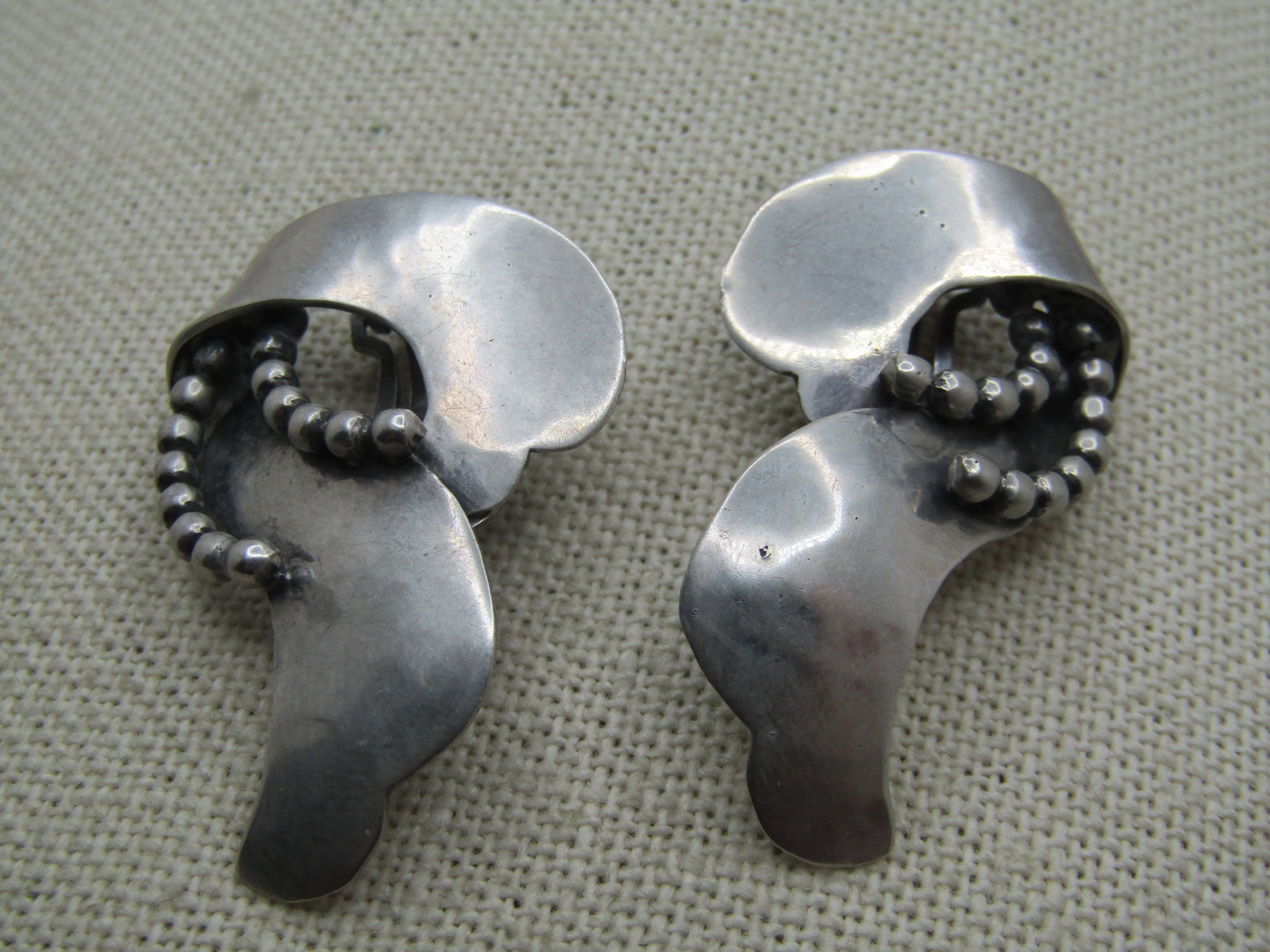 Vintage Sterling Modernist Hammered Earrings, Clip, Beaded Accents, 1960's-1970's - 5