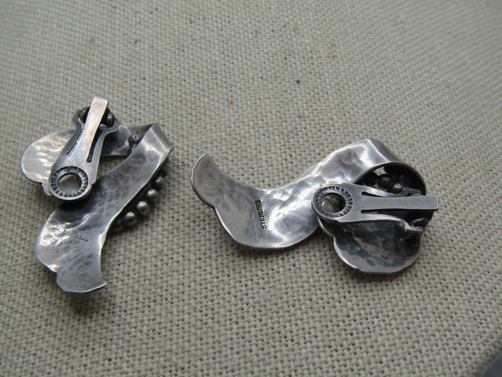 Vintage Sterling Modernist Hammered Earrings, Clip, Beaded Accents, 1960's-1970's - 6
