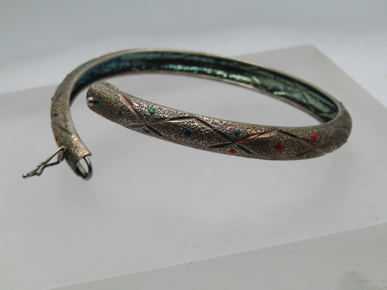 Vintage Avon Sterling Locking Bangle Bracelet. 7.5", Signed - 5