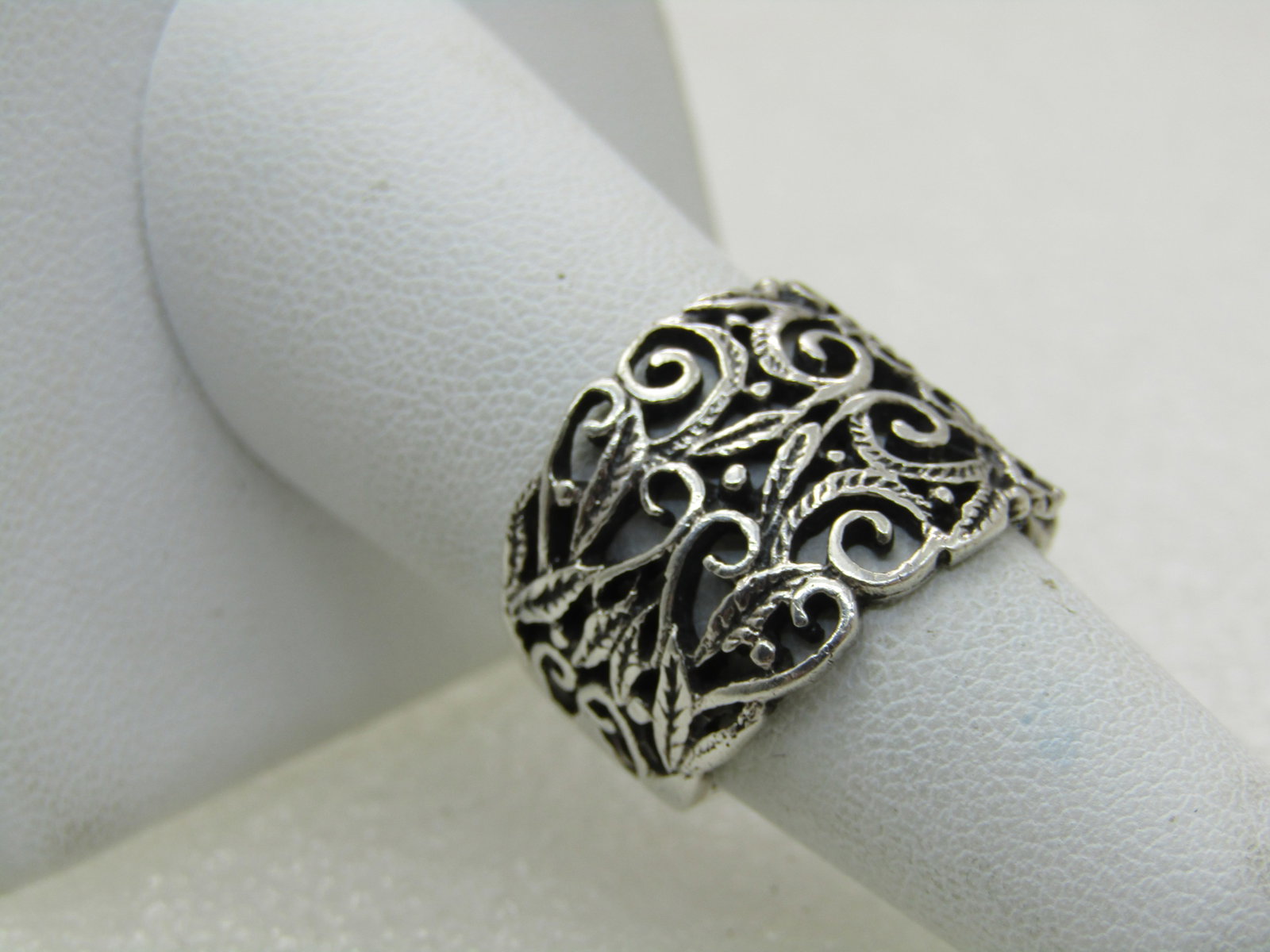 Vintage Sterling Silver Wide Scrolled Band Ring, Sz. 7, 5.92 gr. - 4