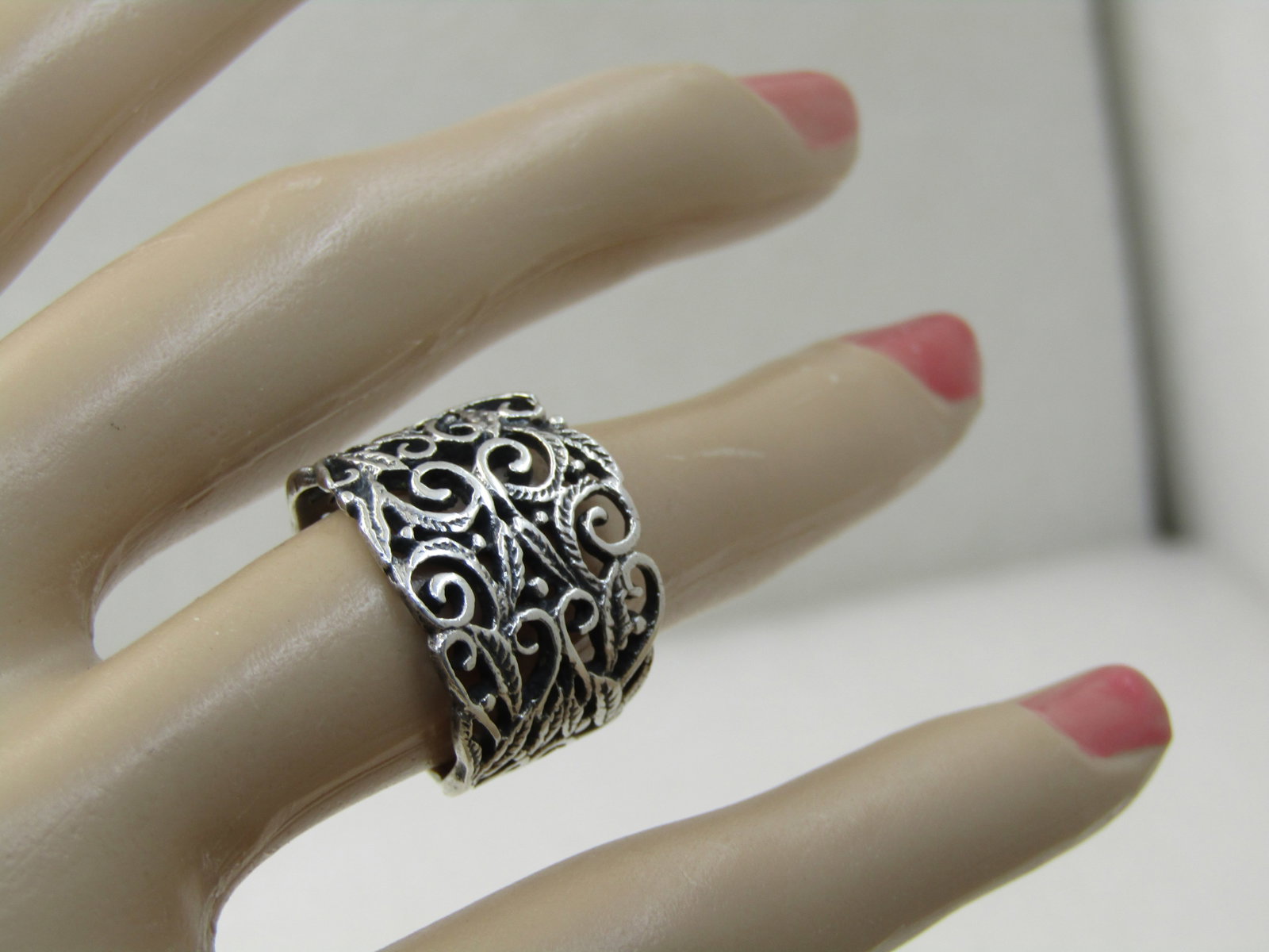 Vintage Sterling Silver Wide Scrolled Band Ring, Sz. 7, 5.92 gr. - 7