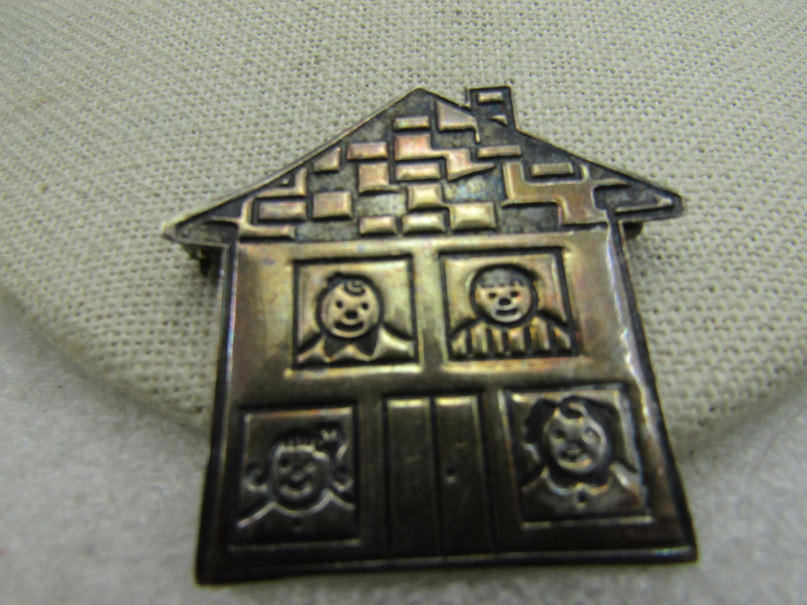 Vintage Sterling Silver House Family Brooch, Mexico, 1.5", 8.36 gr. - 2