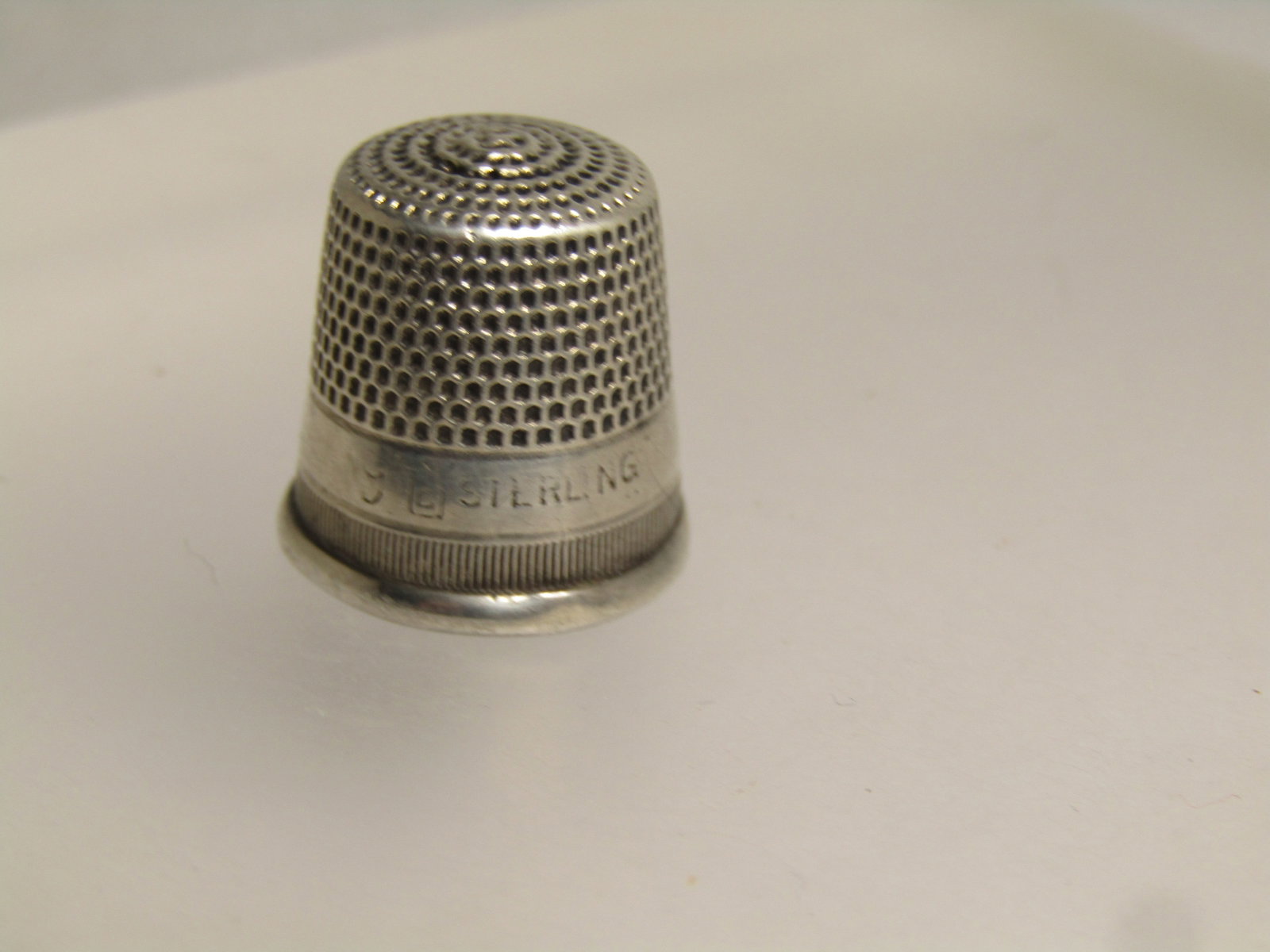 Vintage to Antique Sterling Thimble, European, 1920's or Earlier - 3