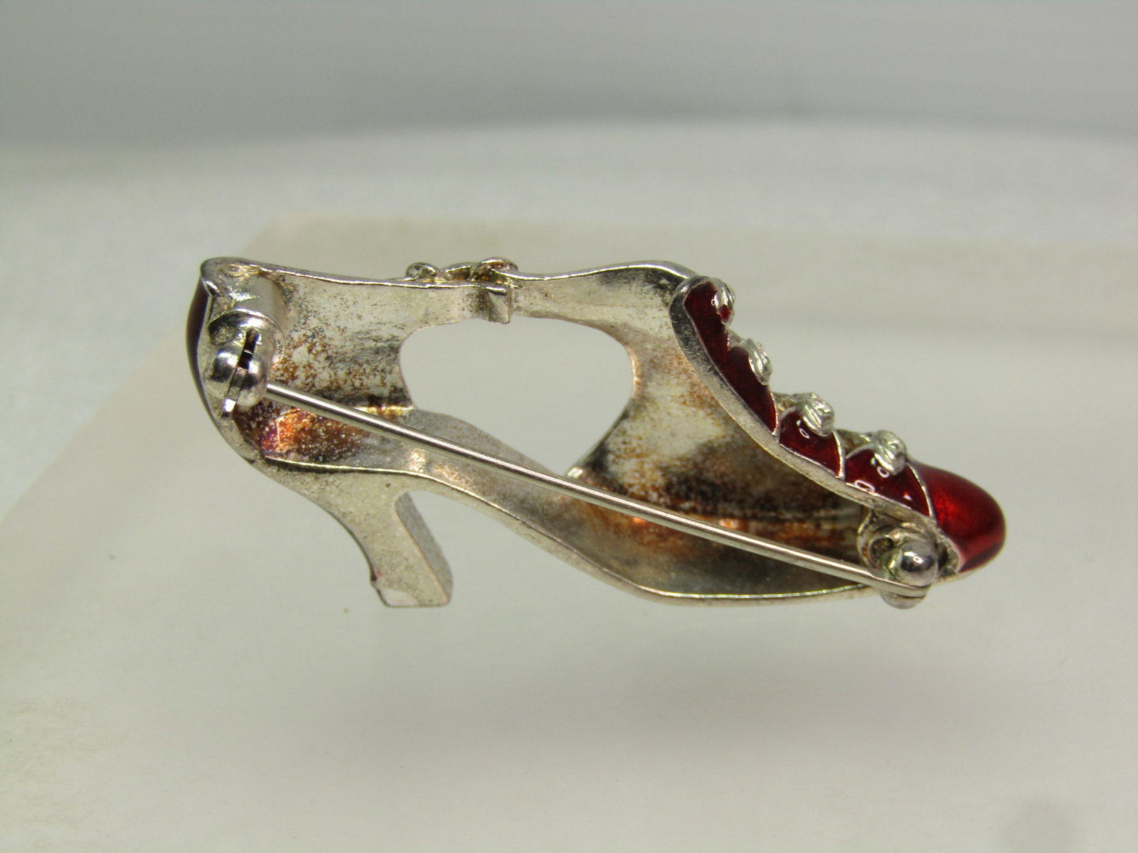 Vintage Red Enameled Shoe Brooch, Rhinestones, Modern Museum Art, 1980's - 3
