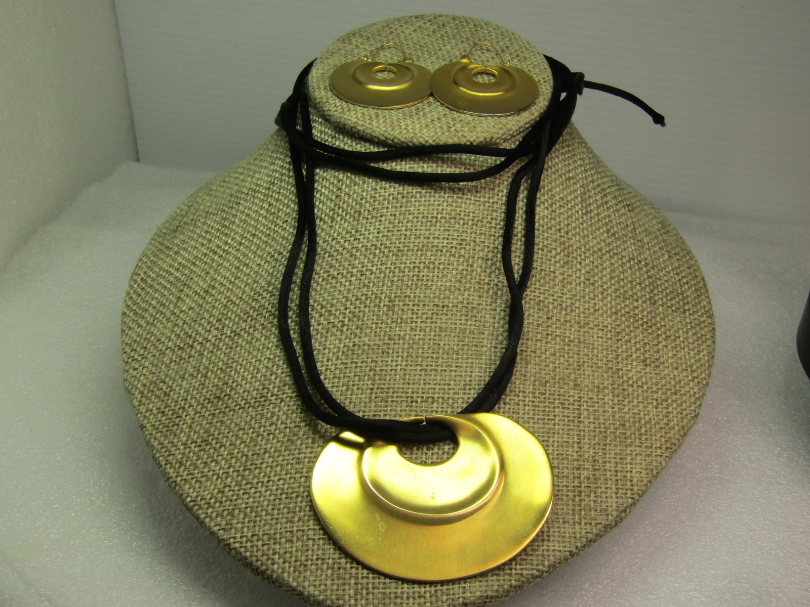 MMA Gold Tone Necklace/Earrings Set, 1990's, 28" (1 of 5)