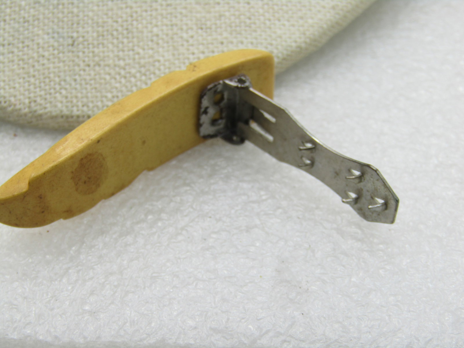 Vintage Carved Bakelite Dress Clip, 2-1/8" by 1/2", Tan - 5