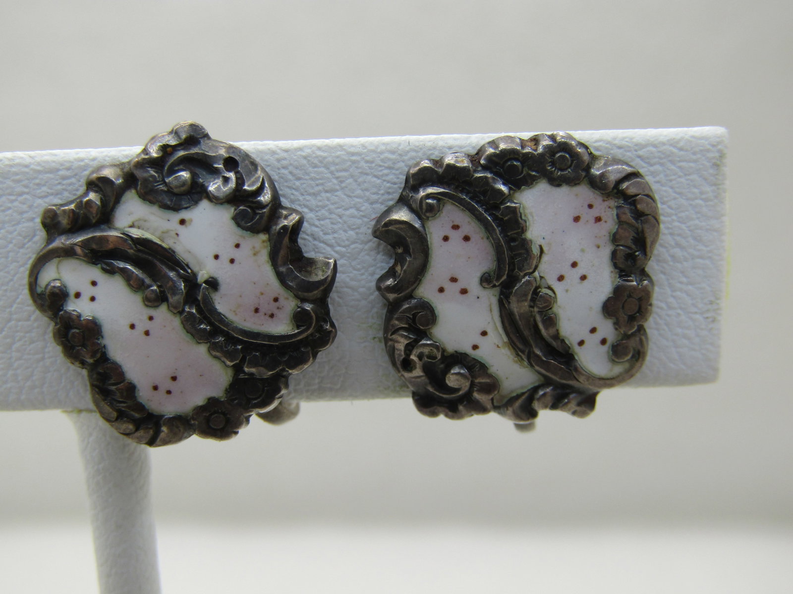 Vintage Sterling early 1900's Enameled Earrings, Screw Back, Floral Scrolled Design (1 of 7)